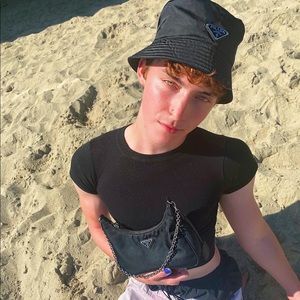 Meet your Posher, Ethan